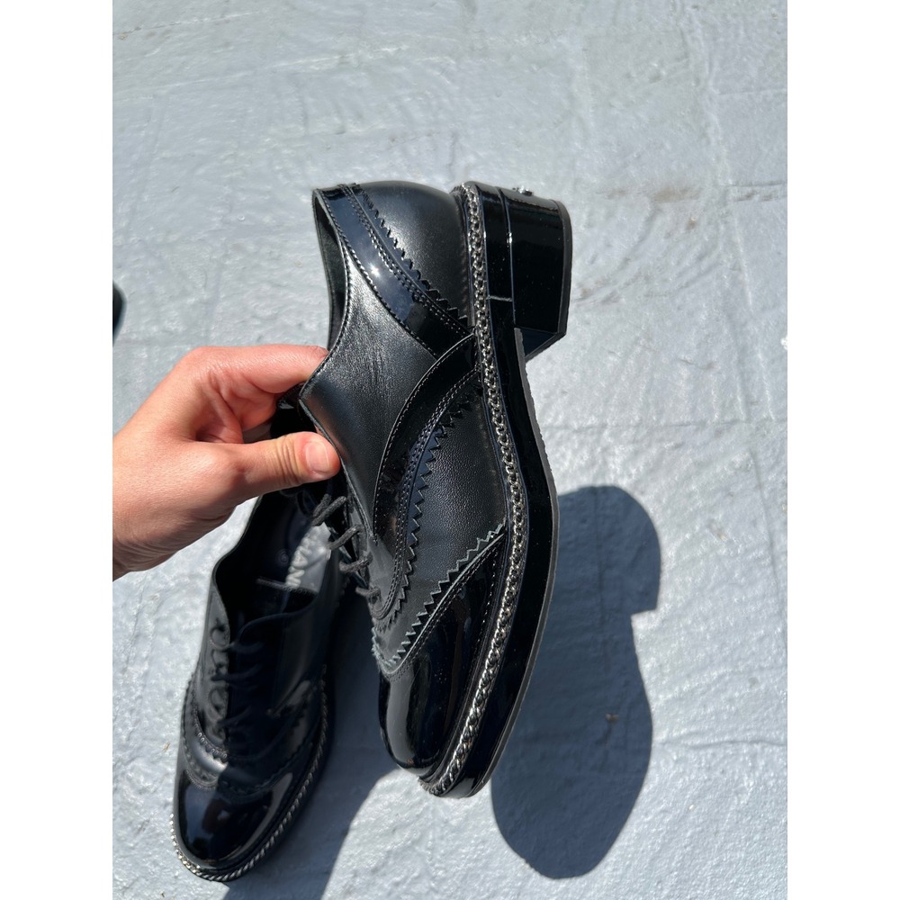 Chanel Black Leather Patent Chain Trim Wingtip Oxford Shoes womens 38.5 - Picture 7 of 16